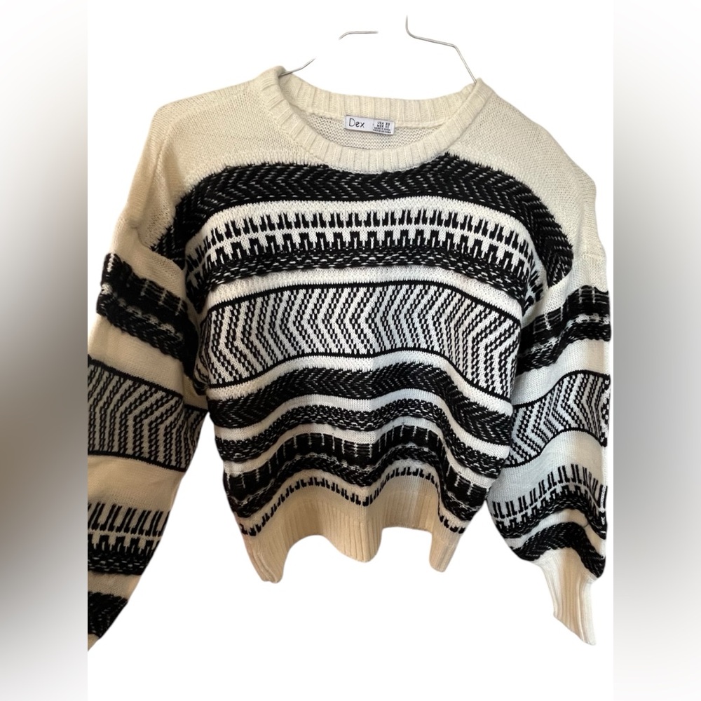 NWT Women’s Dex Sweater in Black and Creamy White in Size XS. - Picture 4 of 12